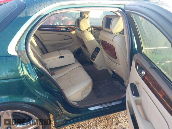 2007 Jaguar XJ VDP with VIN SAJWA82C37TH14330, listed as a IAAI auction lot 41316658 with 59,745 mi miles. Bid and sale history available at carsss.com. Image 8.