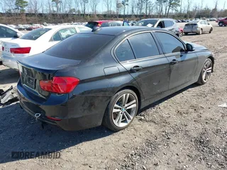 2012 BMW 3 Series 335i z VIN WBA3A9G51CNN67676, wystawiony jako IAAI lot #42018634 z przebiegiem 62 330 mil mil oraz . Historia ofert i sprzedaży dostępna na DreamBid. Obrazek 4.