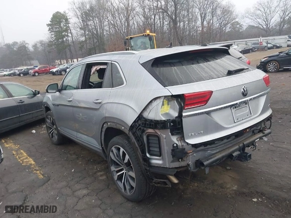 2020 Volkswagen Atlas Cross Sport 3.6L V6 SEL Premium R-Line with VIN 1V2TE2CA8LC232863, listed as a IAAI auction lot 41511014 with 40,899 mi miles. Bid and sale history available at carsss.com. Image 3.