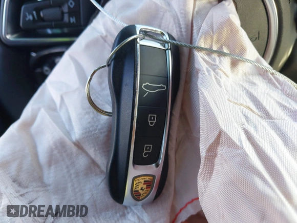 2023 Porsche Panamera S с VIN WP0AB2A70PL130150, выставлен на аукционе IAAI как лот 40179930 с пробегом 5 772 миль миль и . История ставок и продаж доступна на DreamBid. Изображение 11.
