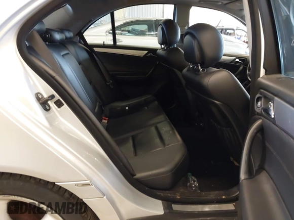 2006 Mercedes-Benz C 230 Sport with VIN WDBRF52HX6F732386, listed as a IAAI auction lot 42211116 with 132,116 mi miles and . Bid and sale history available at DreamBid. Image 8.