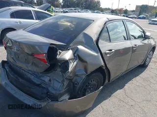 2018 Toyota Corolla L с VIN 5YFBURHEXJP845530, выставлен на аукционе IAAI как лот 42184549 с пробегом 113 379 миль миль и . История ставок и продаж доступна на DreamBid. Изображение 4.