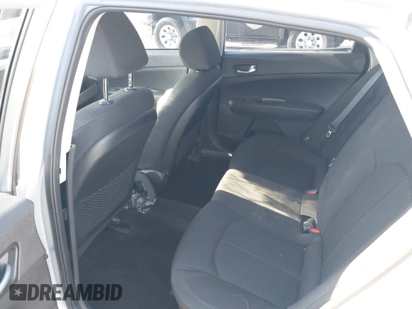 2019 Kia Optima LX z VIN 5XXGT4L38KG354885, wystawiony jako IAAI lot #42394182 z przebiegiem Nie podano mil oraz . Historia ofert i sprzedaży dostępna na DreamBid. Obrazek 8.