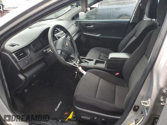 2015 Toyota Camry XLE z VIN 4T4BF1FK7FR460099, wystawiony jako Copart lot #57674195 z przebiegiem 162 774 mil mil oraz Szkoda całkowita • Salvage title. Historia ofert i sprzedaży dostępna na DreamBid. Obrazek 7.