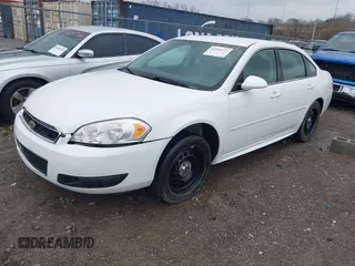2012 Chevrolet Impala Police Police with VIN 2G1WD5E31C1260889, listed as a IAAI auction lot 41700077 with 117,225 mi miles. Bid and sale history available at carsss.com. Image 2.