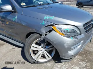 2013 Mercedes-Benz M ML 350 with VIN 4JGDA5HB9DA235137, listed as a IAAI auction lot 42018748 with 140,837 mi miles. Bid and sale history available at carsss.com. Image 6.