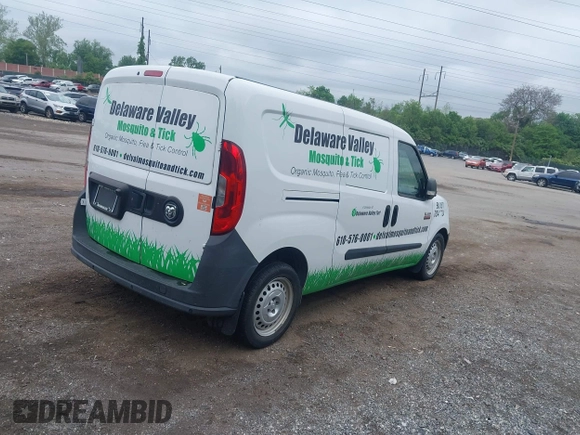 2016 Ram ProMaster City Cargo Tradesman z VIN ZFBERFAT7G6B26912, wystawiony jako IAAI lot #42202902 z przebiegiem 81 553 mil mil oraz . Historia ofert i sprzedaży dostępna na DreamBid. Obrazek 4.