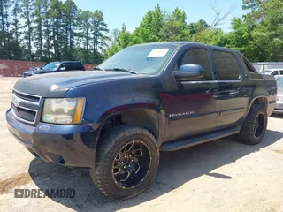 2007 Chevrolet Avalanche LS z VIN 3GNEC120X7G215740, wystawiony jako IAAI lot #42352407 z przebiegiem 183 957 mil mil oraz . Historia ofert i sprzedaży dostępna na DreamBid. Obrazek 2.
