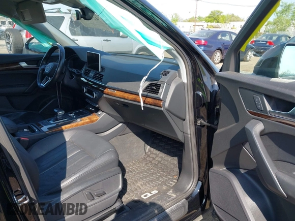 2018 Audi Q5 Premium with VIN WA1ANAFY4J2003668, listed as a IAAI auction lot 42167687 with 140,548 mi miles and . Bid and sale history available at DreamBid. Image 5.