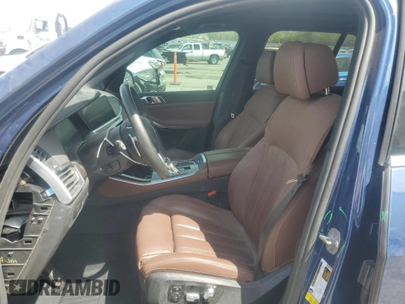 2020 BMW X5 sDrive40i with VIN 5UXCR4C0XLLW64815, listed as a Copart auction lot 50429185 with 39,544 mi miles and Salvage Title. Bid and sale history available at DreamBid. Image 7.