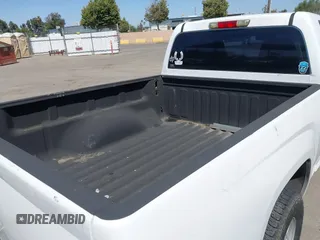 2005 Chevrolet Colorado LS Z85 z VIN 1GCCS146458251947, wystawiony jako IAAI lot #42527497 z przebiegiem 177 207 mil mil oraz . Historia ofert i sprzedaży dostępna na DreamBid. Obrazek 8.