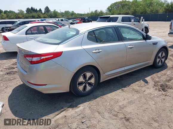2013 Kia Optima EX z VIN KNAGM4AD4D5043273, wystawiony jako IAAI lot #42305727 z przebiegiem 153 358 mil mil oraz . Historia ofert i sprzedaży dostępna na DreamBid. Obrazek 4.