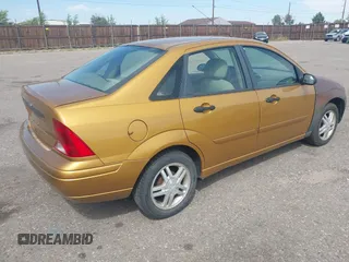 2001 Ford Focus SE with VIN 1FAFP34P81W369028, listed as a IAAI auction lot 40325039 with 147,277 mi miles and . Bid and sale history available at carsss.com. Image 4.