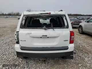 2016 Jeep Patriot Latitude with VIN 1C4NJRFBXGD638033, listed as a Copart auction lot 51089095 with 60,183 mi miles and Clean Title. Bid and sale history available at carsss.com. Image 6.