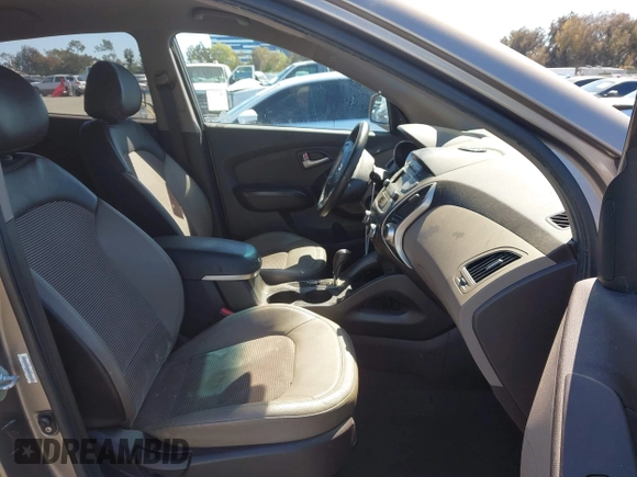 2013 Hyundai Tucson GLS with VIN KM8JU3AC0DU705782, listed as a IAAI auction lot 41804846 with 81,260 mi miles. Bid and sale history available at carsss.com. Image 5.
