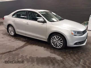 2011 Volkswagen Jetta SEL с VIN 3VWLZ7AJ9BM394369, выставлен на аукционе IAAI как лот 41490471 с пробегом 79 803 миль миль и . История ставок и продаж доступна на DreamBid. Изображение 1.