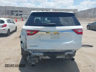 2020 Chevrolet Traverse LS z VIN 1GNERFKW0LJ144119, wystawiony jako IAAI lot #42561910 z przebiegiem 136 035 mil mil oraz . Historia ofert i sprzedaży dostępna na DreamBid. Obrazek 6.