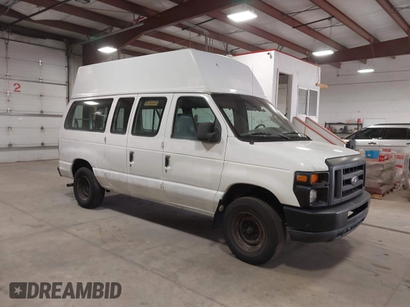 2008 Ford Econoline Cargo Commercial with VIN 1FTNE24W08DB58117, listed as a IAAI auction lot 41794228 with 217,648 mi miles and . Bid and sale history available at carsss.com. Image 1.