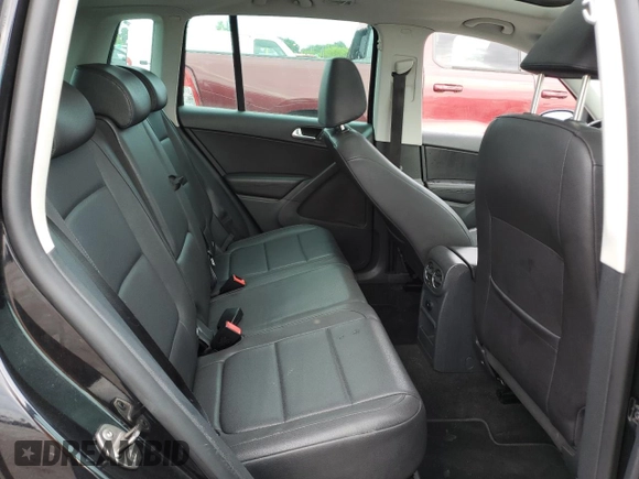 2010 Volkswagen Tiguan SEL with VIN WVGAV7AXXAW531730, listed as a Copart auction lot 63025245 with 77,920 mi miles and Clean title. Bid and sale history available at DreamBid. Image 10.