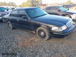 2005 Ford Crown Victoria LX with VIN 2FAFP74W45X127975, listed as a IAAI auction lot 41521670 with 289,438 mi miles. Bid and sale history available at carsss.com. Image 1.