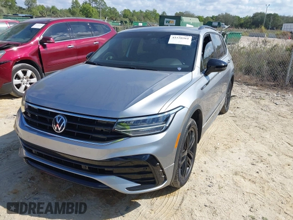 2022 Volkswagen Tiguan SE R-Line Black z VIN 3VV8B7AX3NM168318, wystawiony jako IAAI lot #41530361 z przebiegiem 31 226 mil mil oraz . Historia ofert i sprzedaży dostępna na DreamBid. Obrazek 17.