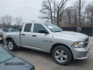 2015 Ram 1500 Express z VIN 1C6RR7FT8FS617657, wystawiony jako IAAI lot #41548188 z przebiegiem 144 050 mil mil oraz . Historia ofert i sprzedaży dostępna na DreamBid. Obrazek 13.