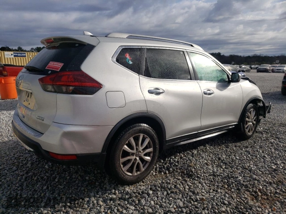2019 Nissan Rogue SV with VIN 5N1AT2MT5KC770686, listed as a Copart auction lot 47623755 with 110,150 mi miles and Salvage Title. Bid and sale history available at DreamBid. Image 3.