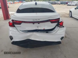 2023 Kia Forte LXS z VIN 3KPF24AD4PE612653, wystawiony jako IAAI lot #41660877 z przebiegiem 16 920 mil mil oraz . Historia ofert i sprzedaży dostępna na DreamBid. Obrazek 6.