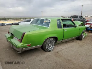 1981 Oldsmobile Cutlass z VIN 1G3AR47F1BR483296, wystawiony jako Copart lot #76765774 z przebiegiem 34 550 mil mil oraz Szkody całkowita. Historia ofert i sprzedaży dostępna na DreamBid. Obrazek 3.