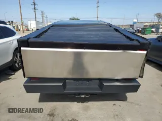 2024 Tesla Cybertruck z VIN 7G2CEHED9RA047674, wystawiony jako Copart lot #61213915 z przebiegiem 1 323 mil mil oraz Szkoda całkowita • Salvage title. Historia ofert i sprzedaży dostępna na DreamBid. Obrazek 6.
