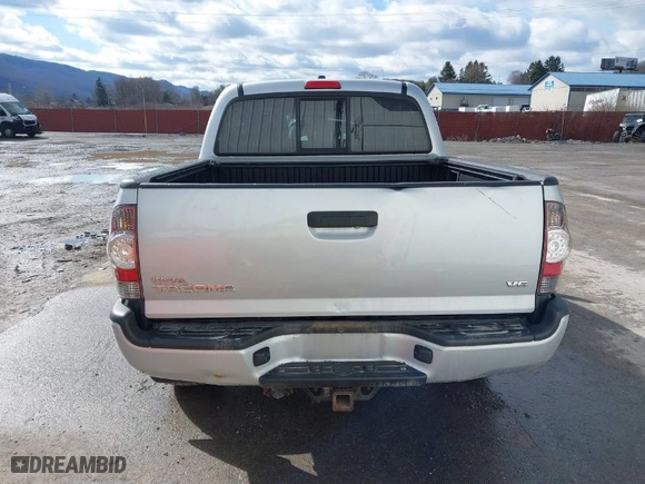 2011 Toyota Tacoma with VIN 5TFLU4EN8BX007933, listed as a IAAI auction lot 41672239 with 134,589 mi miles. Bid and sale history available at carsss.com. Image 17.