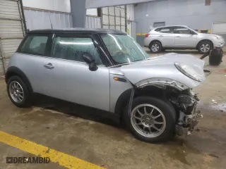 2003 MINI Cooper Hardtop with VIN WMWRC33403TE19421, listed as a Copart auction lot 84284654 with 0 mi miles and Salvage Title. Bid and sale history available at carsss.com. Image 4.