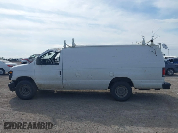 2011 Ford E-Series Commercial z VIN 1FDSS3EL6BDA79236, wystawiony jako IAAI lot #41902946 z przebiegiem 267 791 mil mil oraz . Historia ofert i sprzedaży dostępna na DreamBid. Obrazek 14.