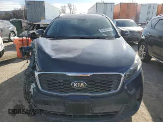 2019 Kia Sorento L z VIN 5XYPG4A32KG463068, wystawiony jako Copart lot #89367895 z przebiegiem Nie podano mil oraz Szkoda całkowita • Salvage title. Historia ofert i sprzedaży dostępna na DreamBid. Obrazek 5.