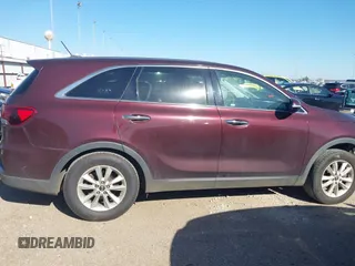2019 Kia Sorento L with VIN 5XYPG4A39KG554287, listed as a IAAI auction lot 41760728 with 166,989 mi miles. Bid and sale history available at carsss.com. Image 14.