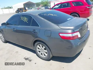 2007 Toyota Camry z VIN JTNBB46K573005122, wystawiony jako IAAI lot #42139902 z przebiegiem 251 304 mil mil oraz . Historia ofert i sprzedaży dostępna na DreamBid. Obrazek 3.