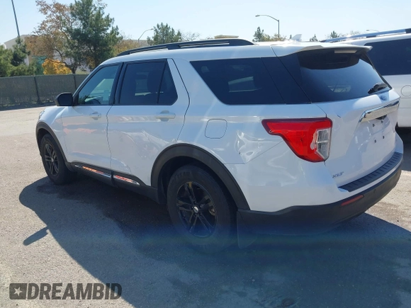 2020 Ford Explorer XLT with VIN 1FMSK7DH0LGA56278, listed as a IAAI auction lot 41836333 with 49,498 mi miles and . Bid and sale history available at carsss.com. Image 3.