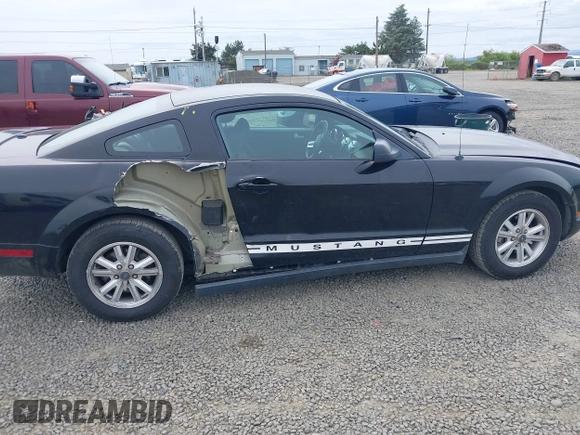 2007 Ford Mustang Deluxe with VIN 1ZVFT80N675258576, listed as a IAAI auction lot 42283829 with 56,334 mi miles and . Bid and sale history available at DreamBid. Image 6.