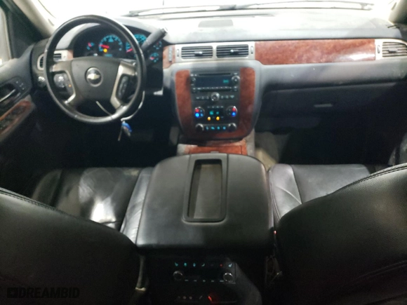 2009 Chevrolet Suburban LTZ with VIN 1GNFK36329J100932, listed as a Copart auction lot 41882915 with 215,926 mi miles and Non Repairable. Bid and sale history available at carsss.com. Image 8.
