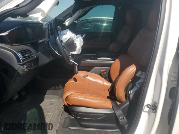 2019 Lincoln Navigator Reserve with VIN 5LMJJ2LT1KEL19974, listed as a Copart auction lot 62643925 with 64,030 mi miles and Salvage title. Bid and sale history available at DreamBid. Image 7.