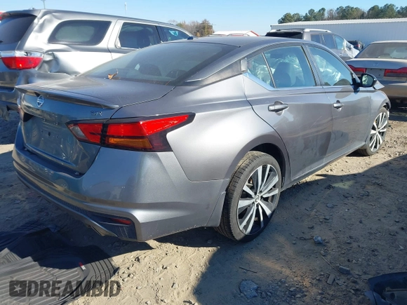 2019 Nissan Altima 2.5 SR with VIN 1N4BL4CV2KC218687, listed as a IAAI auction lot 41020050 with 69,270 mi miles. Bid and sale history available at carsss.com. Image 4.