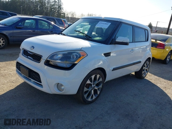 2013 Kia Soul ! with VIN KNDJT2A6XD7588593, listed as a IAAI auction lot 41692801 with 172,963 mi miles. Bid and sale history available at carsss.com. Image 2.