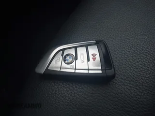 2018 BMW 5 Series 530e xDrive с VIN WBAJB1C53JB084376, выставлен на аукционе IAAI как лот 42137601 с пробегом 105 460 миль миль и . История ставок и продаж доступна на DreamBid. Изображение 11.
