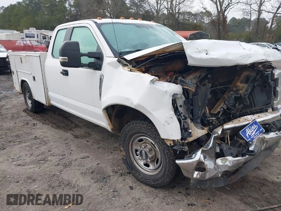 2017 Ford F-250 XL z VIN 1FD7X2A60HEC65973, wystawiony jako IAAI lot #41190935 z przebiegiem 202 195 mil mil oraz . Historia ofert i sprzedaży dostępna na DreamBid. Obrazek 1.