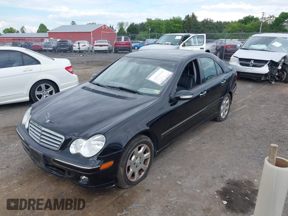 2005 Mercedes-Benz C 320 z VIN WDBRF84J65F655385, wystawiony jako IAAI lot #42215928 z przebiegiem 212 832 mil mil oraz . Historia ofert i sprzedaży dostępna na DreamBid. Obrazek 2.