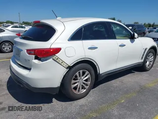 2017 Infiniti QX70 z VIN JN8CS1MU4HM142385, wystawiony jako IAAI lot #41774588 z przebiegiem 80 015 mil mil oraz . Historia ofert i sprzedaży dostępna na DreamBid. Obrazek 4.