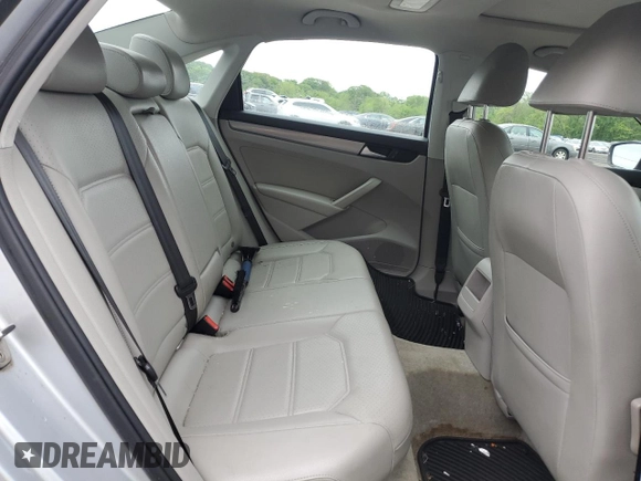 2015 Volkswagen Passat Limited Edition Edition z VIN 1VWAT7A39FC084725, wystawiony jako Copart lot #57993735 z przebiegiem 84 418 mil mil oraz Szkoda całkowita • Salvage title. Historia ofert i sprzedaży dostępna na DreamBid. Obrazek 10.