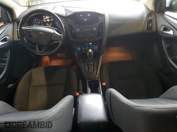 2016 Ford Focus SE z VIN 1FADP3F26GL247898, wystawiony jako Copart lot #57411665 z przebiegiem 134 708 mil mil oraz Czysty tytuł • Clean title. Historia ofert i sprzedaży dostępna na DreamBid. Obrazek 8.