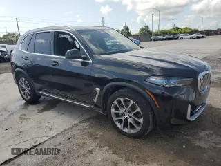 2024 BMW X5 xDrive40i z VIN 5UX23EU01R9T44676, wystawiony jako Copart lot #57216555 z przebiegiem Nie podano mil oraz Tytuł czysty. Historia ofert i sprzedaży dostępna na DreamBid. Obrazek 4.