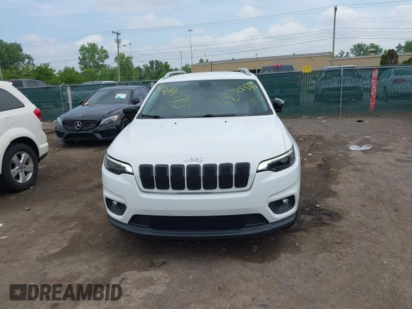 2019 Jeep Cherokee Latitude Plus z VIN 1C4PJLLX8KD160404, wystawiony jako IAAI lot #42281376 z przebiegiem 20 566 mil mil oraz . Historia ofert i sprzedaży dostępna na DreamBid. Obrazek 13.